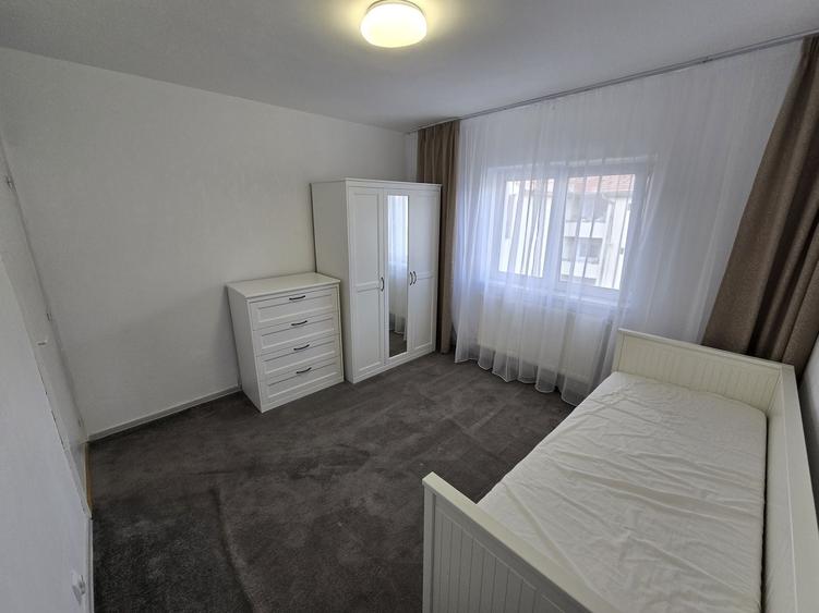 Apartament cu 2 camere decomandat în Lenin