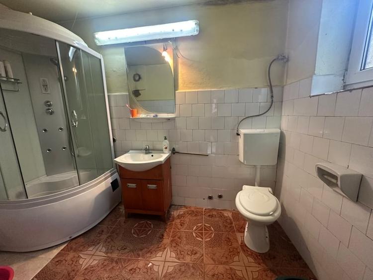 Casă individuală cu 5 camere cu Canalizare în Cugir
