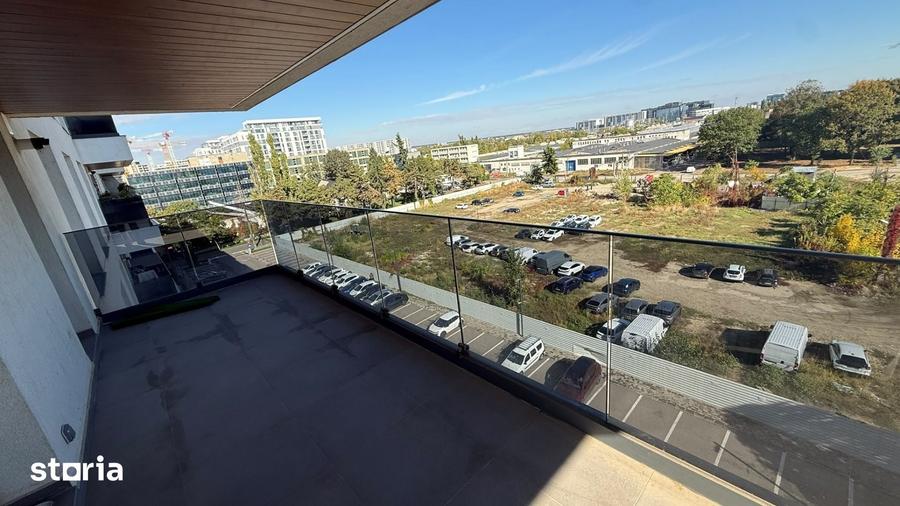 Apartament cu 4 camere decomandat în Pipera