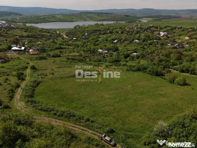 Teren de 8000 mp, în Ciurbești