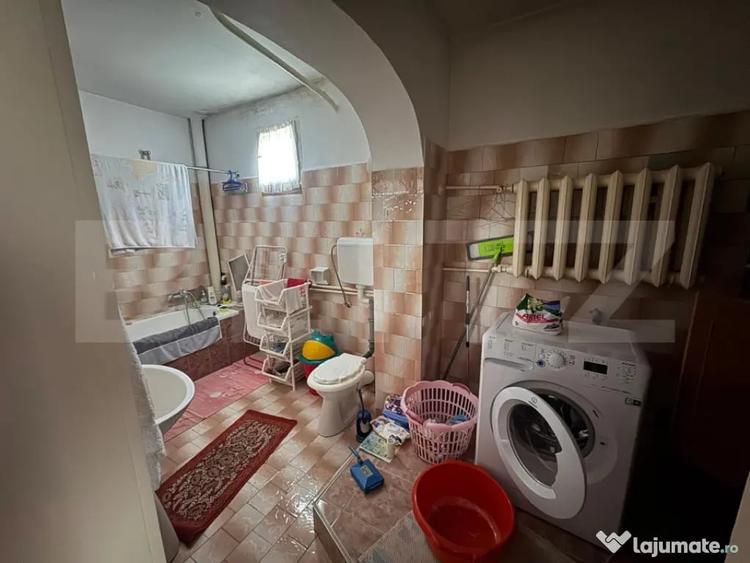 Casă cu 6 camere cu Teren 719 Mp în 14 Mai