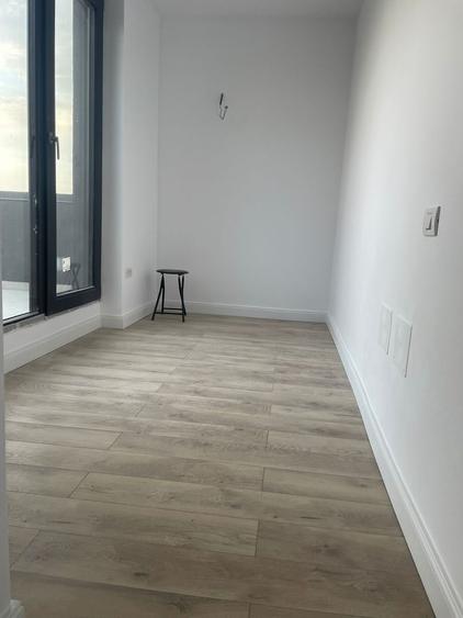 Apartament cu 3 camere decomandat în Tunari