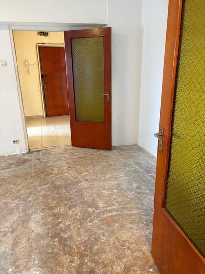 Apartament cu 2 camere semidecomandat în 1 Decembrie 1918