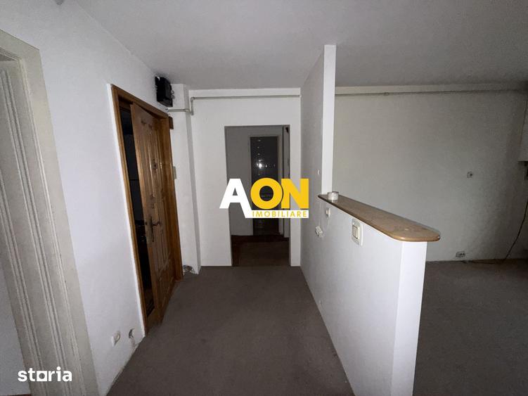 Apartament cu 3 camere în Cetate