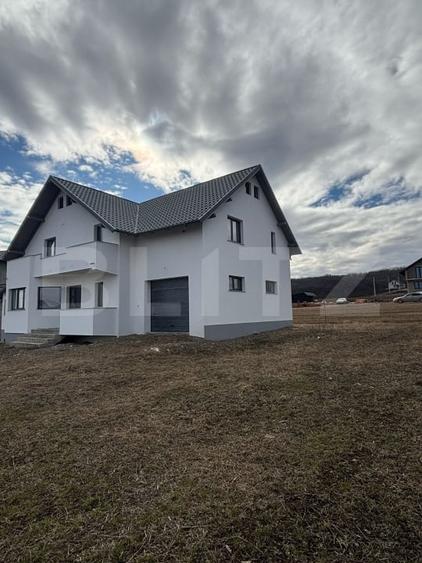 Casă individuală 167 mp utili | 4 dormitoare | garaj | teren 400 mp | Ipotești - 1