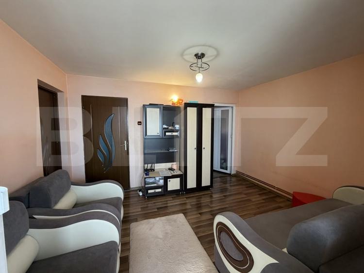 Apartament cu 2 camere semidecomandat, mobilat în 9 Mai
