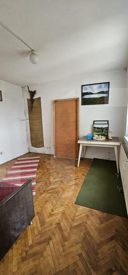 Apartament cu 3 camere decomandat în Spitalului