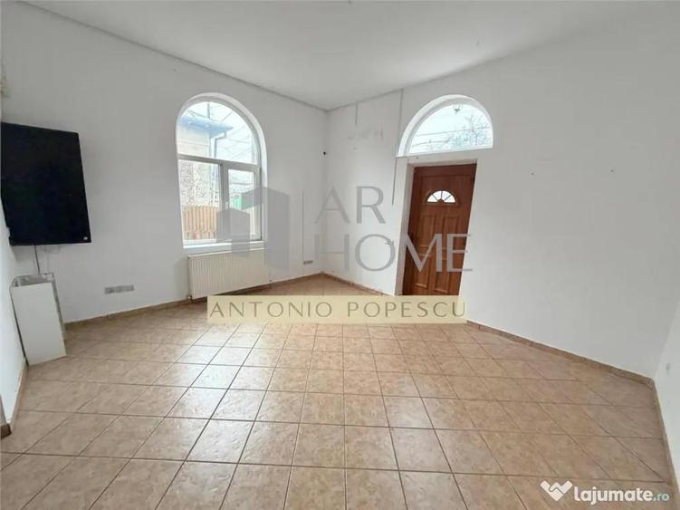 Casă cu 4 camere cu Teren 230 Mp în Central