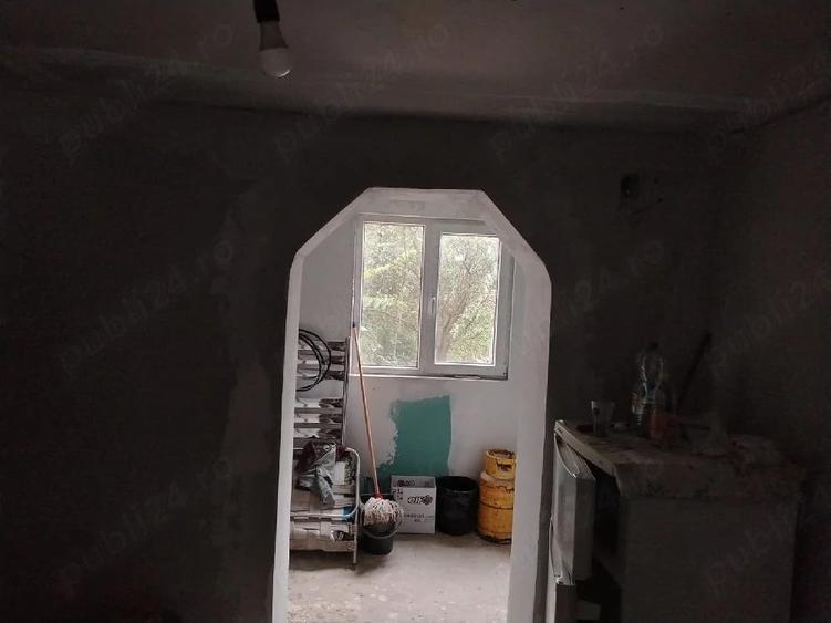 Casă cu 3 camere cu Teren 940 Mp în Central