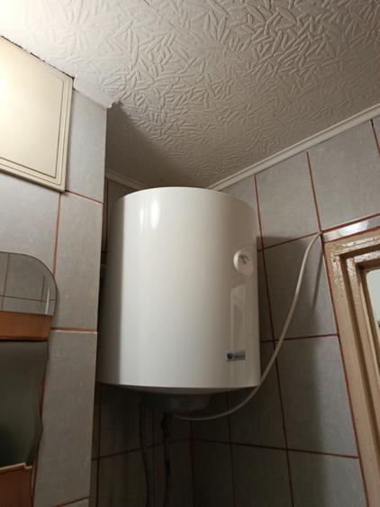 Apartament cu 2 camere semidecomandat în Tei