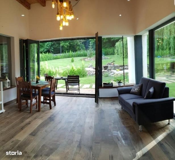 Casă cu 4 camere cu Teren 1800 Mp în Central