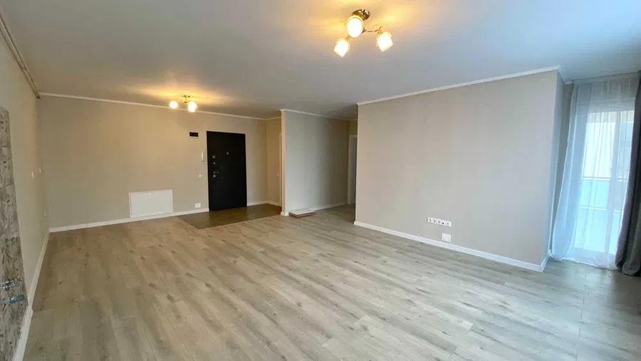 Apartament cu 3 camere semidecomandat în Florești — fotografia 2