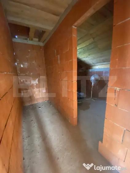 Casă cu 4 camere cu Teren 1471 Mp în Budacu de Sus