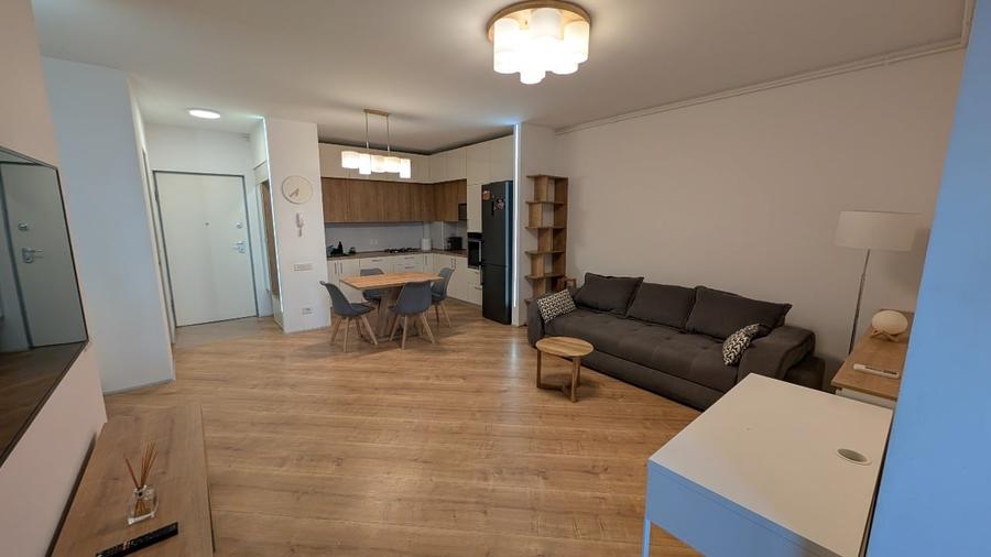 Apartament cu 3 camere decomandat în Central