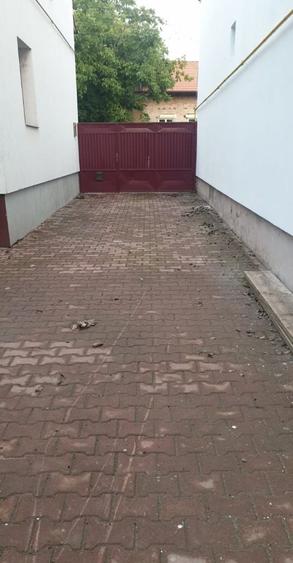 Casă cu 2 camere cu Teren 400 Mp în Pârneava