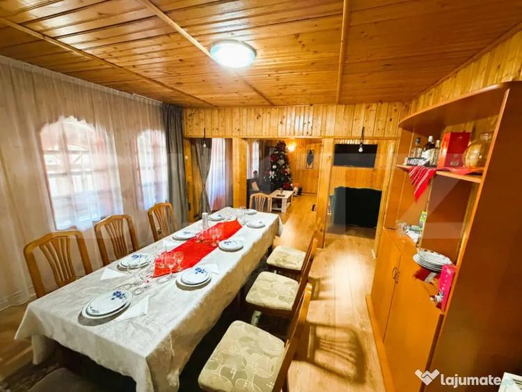 Casă cu 17 camere cu Teren 1324 Mp în Central