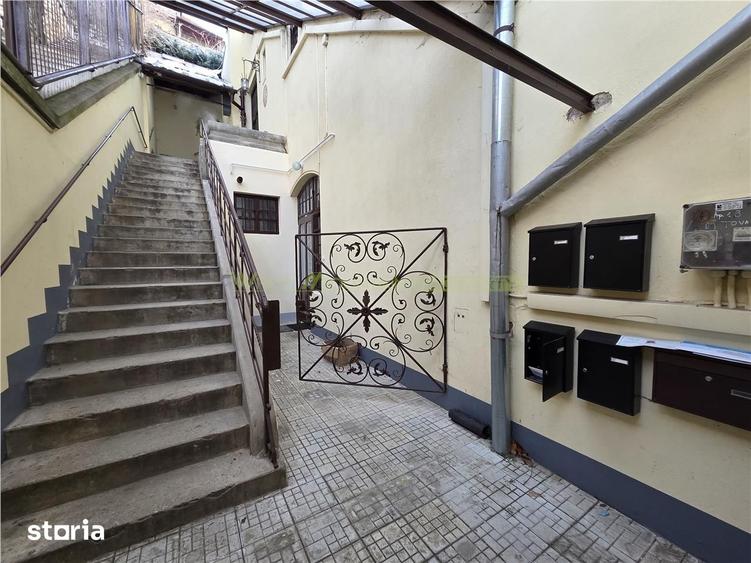 Apartament cu 4 camere decomandat în Centrul Istoric