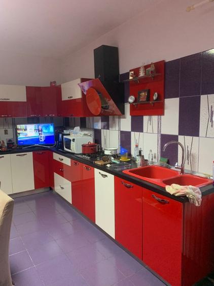 Casă cu 5 camere cu Teren 530 Mp în Central