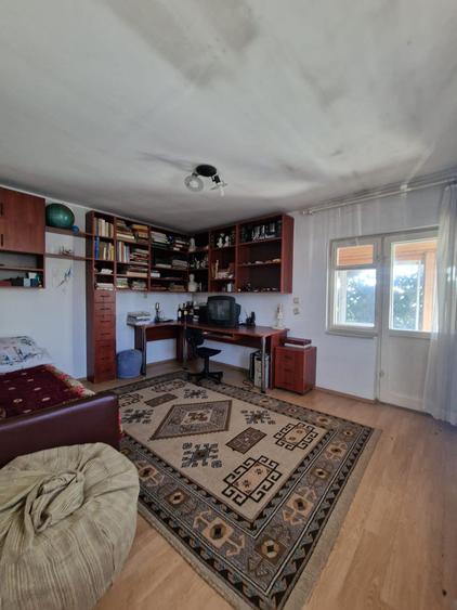 Eroii Revolutiei -  Casa  locuibila - teren 363 mp - deschidere 20.71 mp - P+1E - 2