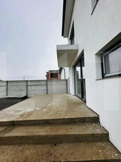 Casa moderna cu piscina, aproape de Arad - 1