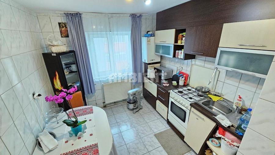 Apartament 3 camere, parțial mobilat, zona CENTRU; - 5