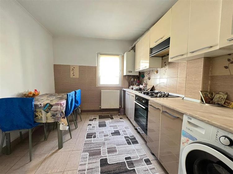 Apartament 3 Camere - 2 Bai - 2 Balcoane - 4