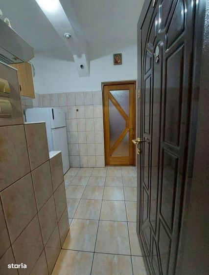 Camera de camin de vanzare cu baie proprie -zona Tractorul - 7