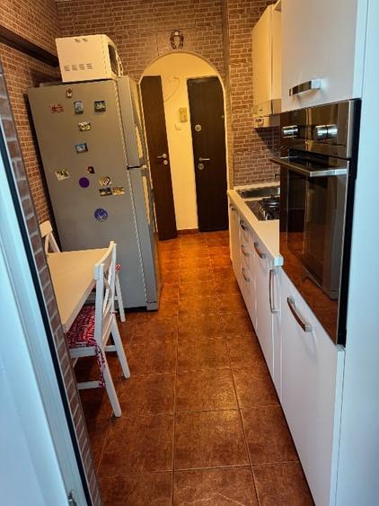 INCHIRIEZ apt 2 camere sector 4 - 8