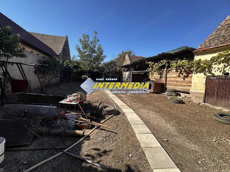 Casa veche cu Anexe cu 1313 mp Teren in Lancram centru la asfalt toate utilitatiile - 7