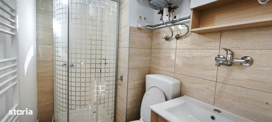 Casa pentru 5 persoane, conditii excelente, parcare - 1