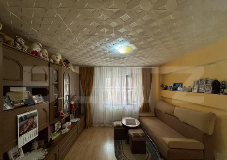 Apartament cu 3 camere, 45 mp, zona 23 August - 6