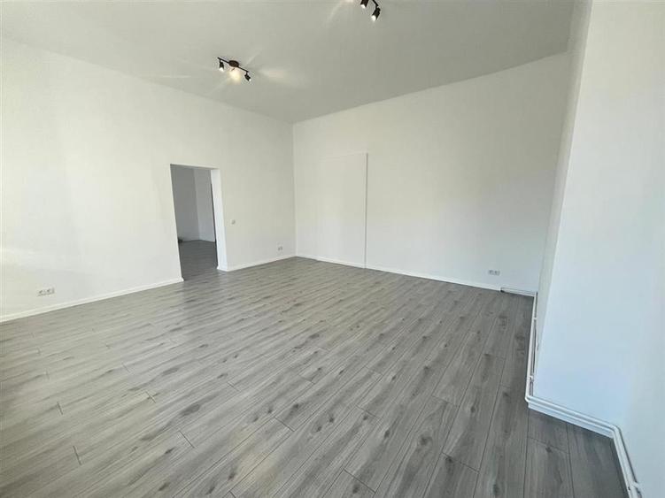 Spatiu birouri compartimentat zona Centrala - 4