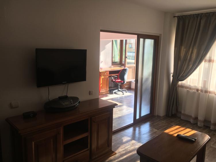 Inchiriez apart. 3 cam ultracentral,blocul fostul Union, cu terasa si vedere al intregului centru de la ceas. - 2