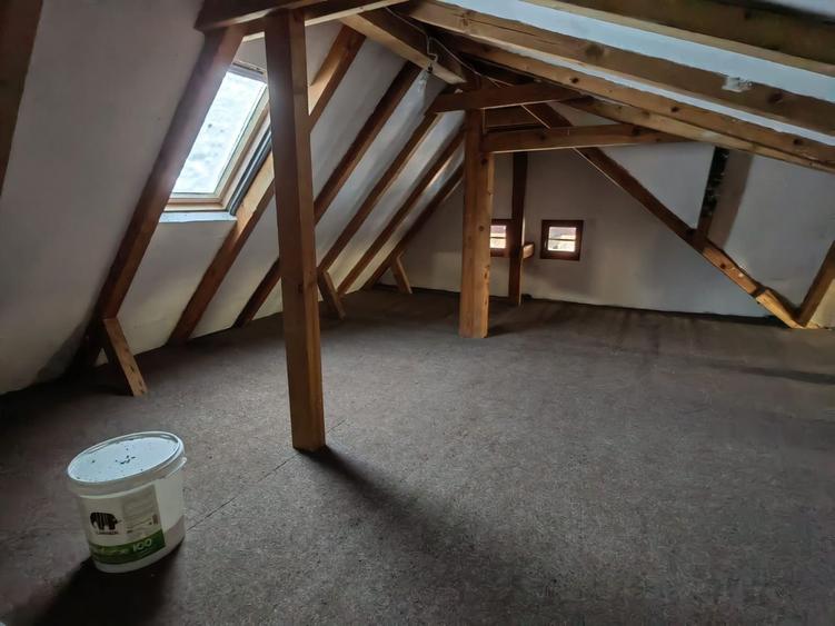 Vila cu 6 camere + 2 case + bazin inot+ 5.934 mp teren  com. Chichis - 16