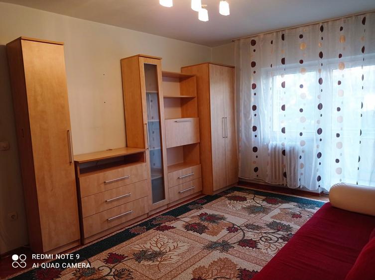 Inchiriere apartament 2 camere Micro 17 - 1