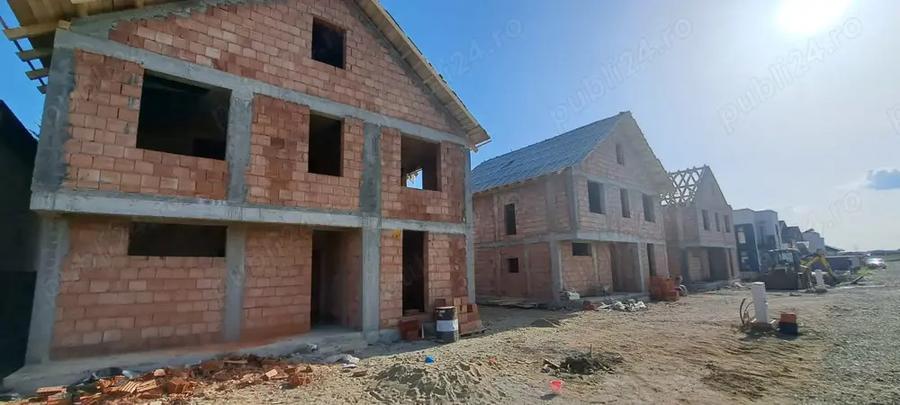 PROPRIETAR vand case individuale la rosu in Oradea! - 9