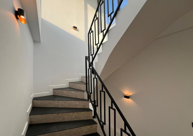 Vila 4 camere de inchiriat TUNARI ?coala Americana 3 min. - 9