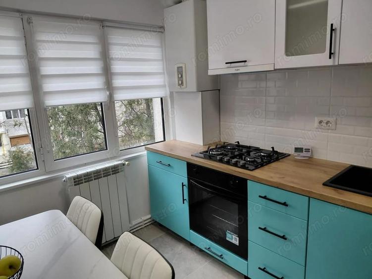 Vanzare - apartament cu 3 camere, Micro 16, renovat, mobilat nou - 1