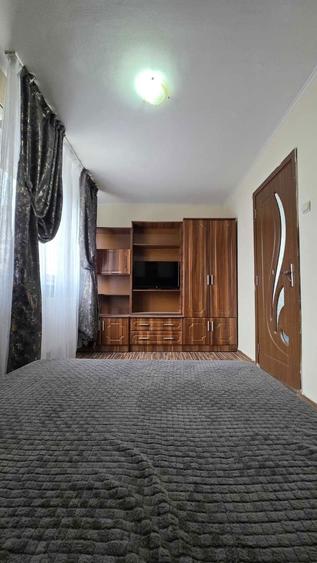 Apartament 2 camere de inchiriat etaj 2/4, craiovita noua - 1