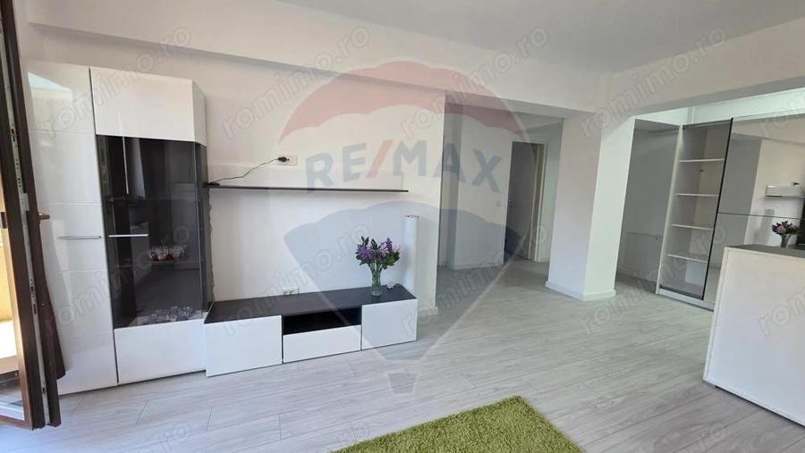 Apartament cu 2 camere de vanzare si curte privata de 187 m.p. - 11