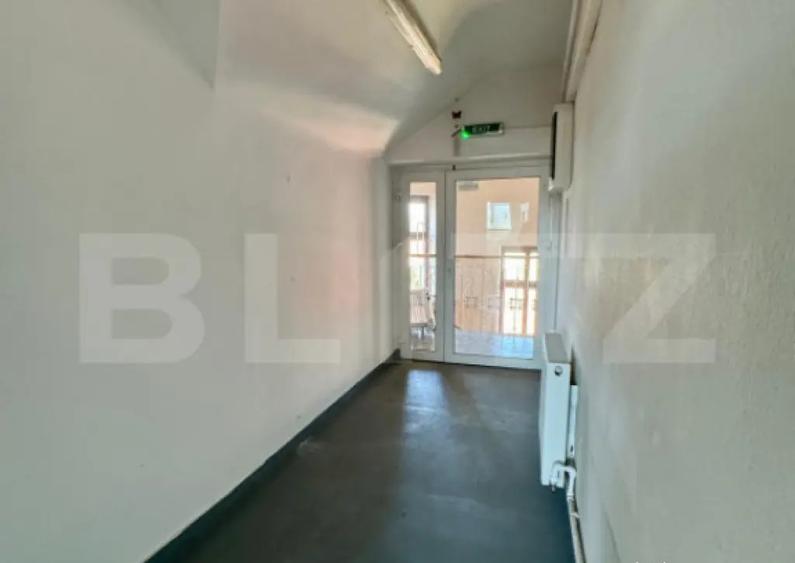 Spa?iu de birouri, 120 mp, 5 incaperi mansarda in c - 4