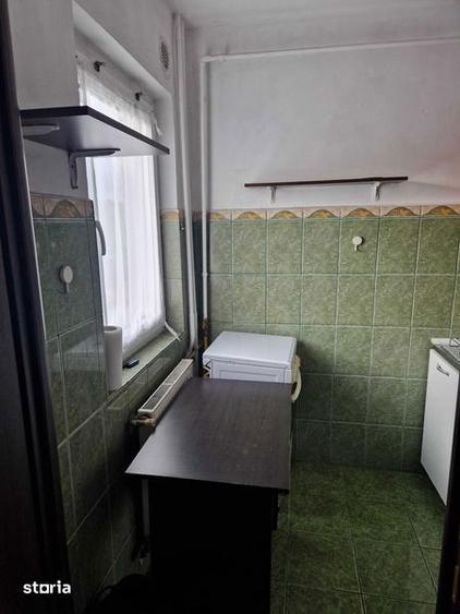 Proprietar, inchiriez apartament cu 1 camera, zona Cerna - 4