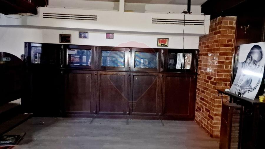 Spațiu comercial de vânzare în zona Central - 14