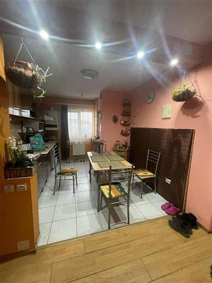 Apartament de vanzare 3 camere zona Intre Lacuri - 3