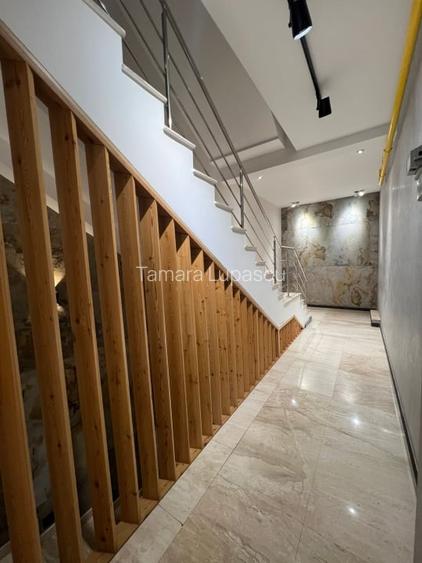 Apartament 3 camere, Bloc Nou, Central