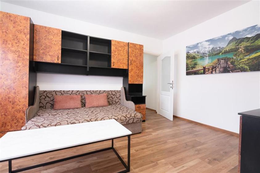 RECO Apartament 2 camere decomandat Rogerius etajul 3 - 10