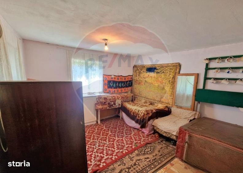 Casa Batraneasca cu Teren Intravilan 358 mp Barati - 5