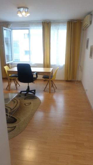 Ultracentral langa Hotel Radisson, Athenee Palas, cochet - 6