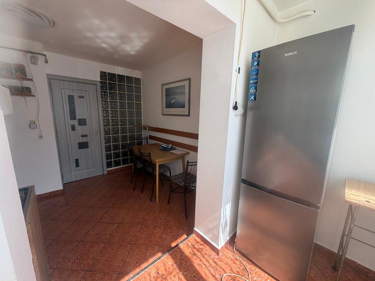 Inchiriez apartament 4 camere Soarelui 400 euro - 5