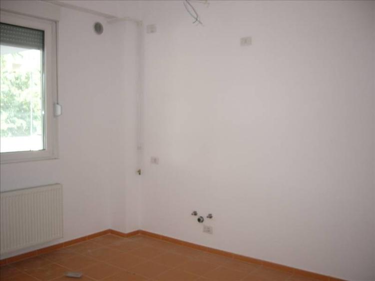 Spatiu  de inchiriat pentru  birou/cabinet in zona Cluj -str.Cozia - 2